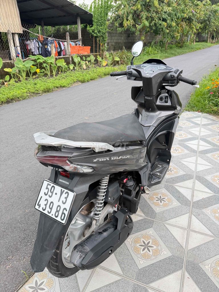 Воздушный клинок Honda 2019 серый