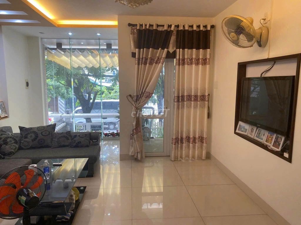 Аренда · 4 комн. · 90 м² · Quận Hải Châu, ул. Đường Ỷ Lan Nguyên Phi
