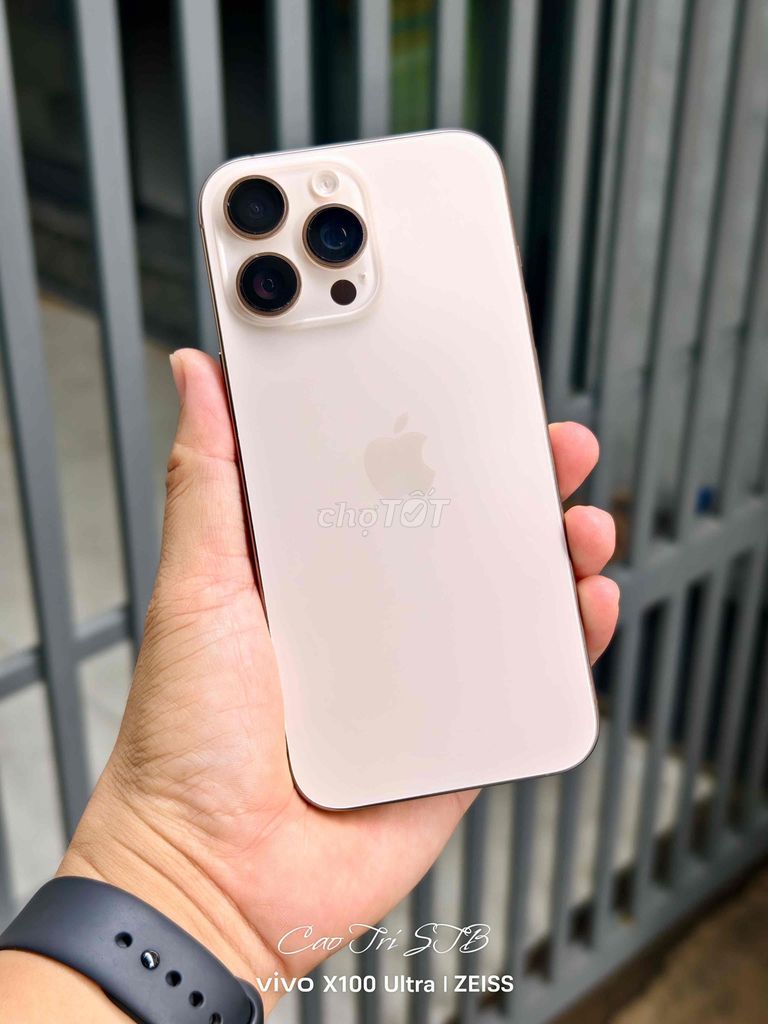 Apple iPhone 16 Pro Max 256GB Gold Đã qua sử dụng. Mua bán Điện thoại tại Thành phố Biên Hòa Đồng Nai được đăng bởi Cao Trí STMobile hình 1