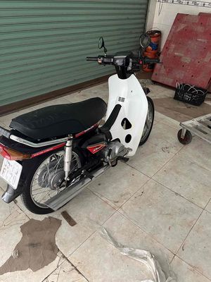 Honda Dream II Trắng đen