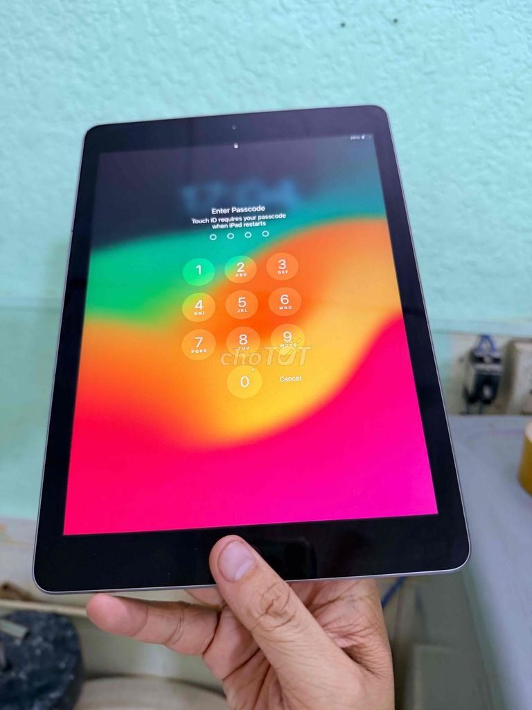 Apple iPad Gen 6 128GB Xám. Mua bán Máy tính bảng tại Quận Tân Bình Tp Hồ Chí Minh được đăng bởi Tran Minh Anh hình 1
