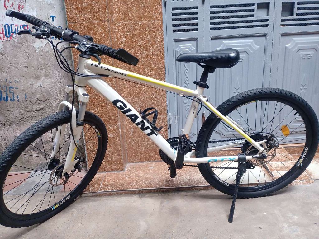 Lô 5 MTB chiếc GIANT hàng bãi. Mua bán Xe đạp tại Quận Ba Đình Hà Nội được đăng bởi van giang hình 3