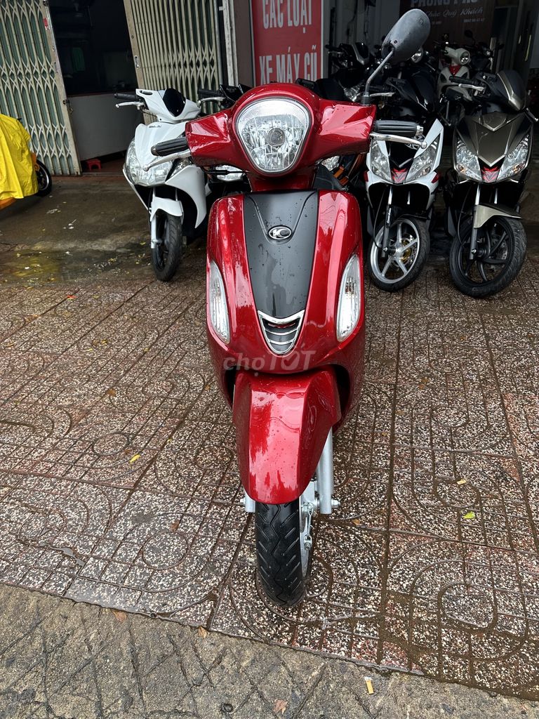 Cần bán like 50cc hãng kimco xe còn rất mới