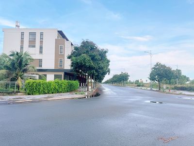 Nền 105m2 gần Bến du thuyền, giá 17tr/m2 rẻ nhất tại Biên Hoà New City. Mua bán đất tại Thành phố Biên Hòa Đồng Nai được đăng bởi Võ Đình Nguyên