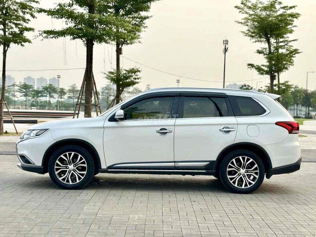 Mitsubishi Outlander, семейный автомобиль в ухоженном состоянии