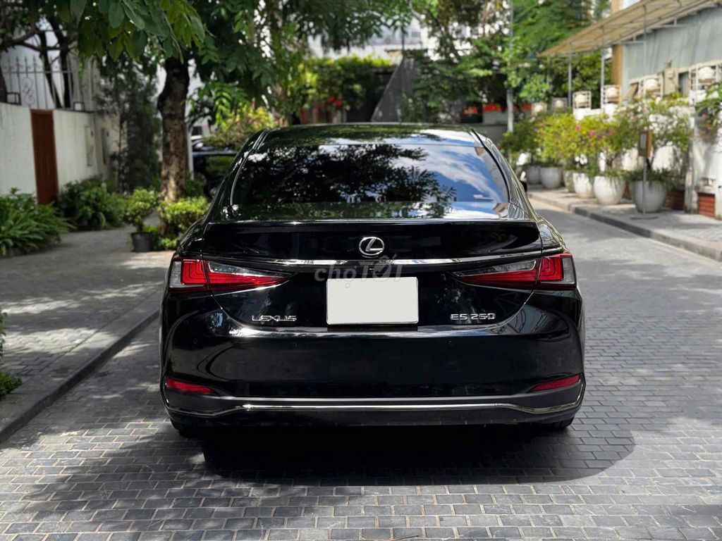 Lexus ES250 F.Sport sx 2021 nhập Nhật siêu đẹp. Mua bán Ô tô tại Quận Cầu Giấy Hà Nội được đăng bởi Cao Quý hình 4