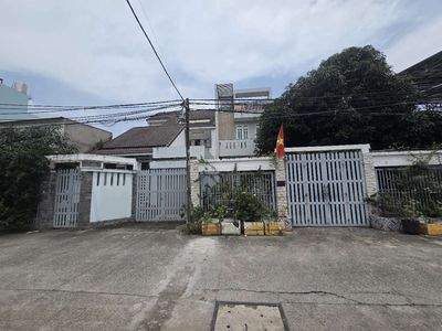 Biệt thự 240 m² · 5 PN · Ngã tư Ga 