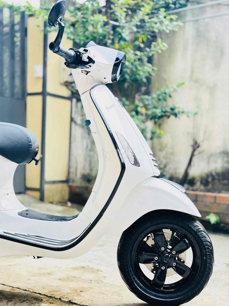 Piaggio Vespa Primavera 2015 125CC Trắng. Mua bán Xe máy tại Quận 12 Tp Hồ Chí Minh được đăng bởi Ta Thanh Thai hình 3