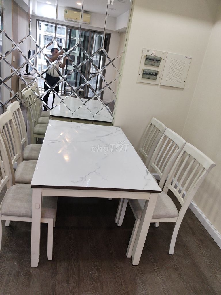 Bộ bàn ăn 6 ghế gỗ nệm vải trắng. Mua bán Bàn ghế tại Quận 7 Tp Hồ Chí Minh được đăng bởi cchau hình 1