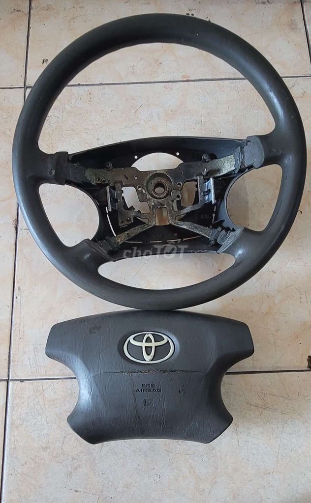 E thừa vô lăng inova bán cho bác nào cần. Mua bán Phụ tùng xe tại Huyện Hoằng Hóa Thanh Hóa được đăng bởi phong hình 2