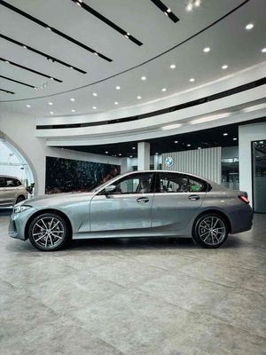 Chính Hãng BMW 320i Sport Line Xám 2025