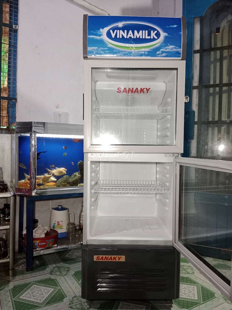Em cần bán tủ mát Sanaky 240 lít đang xài ok