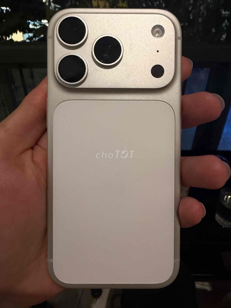 Apple iPhone 17 Pro 256GB Bạc Siêu lướt. Mua bán Điện thoại tại Quận Cẩm Lệ Đà Nẵng được đăng bởi Ngô Tấn Huy hình 1
