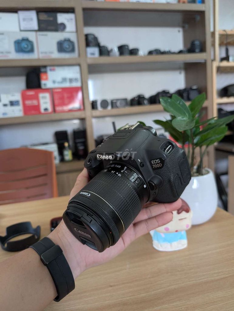 Máy ảnh Canon 700D DSLR 18-55STM Đen. Mua bán Máy ảnh, Máy quay tại Quận Hải Châu Đà Nẵng được đăng bởi Vinh Máy Ảnh hình 1