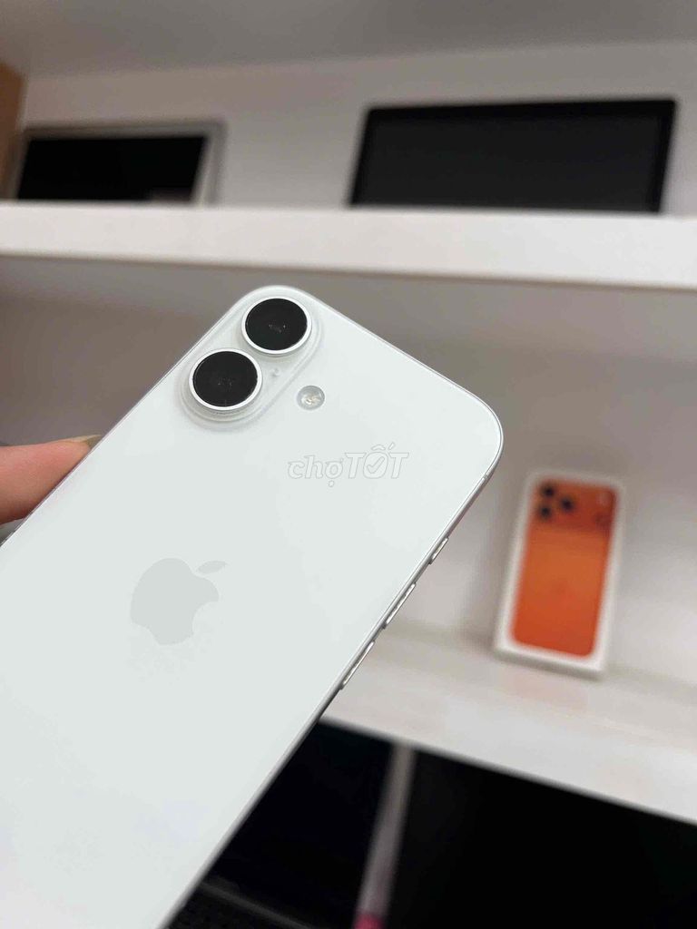 Apple iPhone 16 128GB Trắng mã sim zin all. Mua bán Điện thoại tại Quận 12 Tp Hồ Chí Minh được đăng bởi Kim Long Mobile hàng thanh lý hình 1