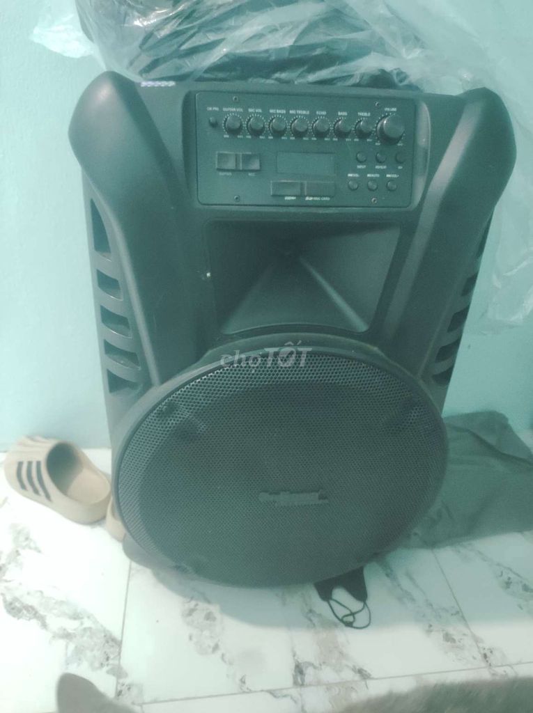 bán 2 loa như hình dag sử dụng bthuog. Mua bán Tivi, Âm thanh tại Huyện Đức Hòa Long An được đăng bởi MC hình 1