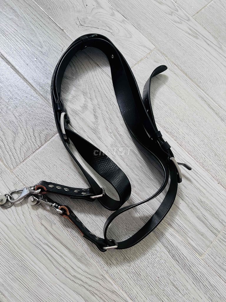Dây đeo máy ảnh Jeep 2 máy. Mua bán Máy ảnh, Máy quay tại Quận Ninh Kiều Cần Thơ được đăng bởi Vu Nguyễn hình 1