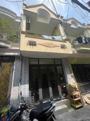Cho thuê nhà đẹp hẻm NVQ. 4m x 13m. 1 lầu. 3pn. 2wc. giá 8 triệu
