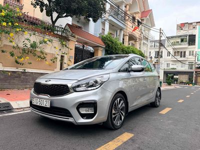 Kia Rondo 2.0 số tự động 7 chỗ model 2018