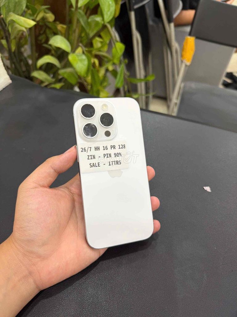 iPhone 16 Pro 128GB Titan trắng Like New. Mua bán Điện thoại tại Quận Nam Từ Liêm Hà Nội được đăng bởi Đức Tài hình 1