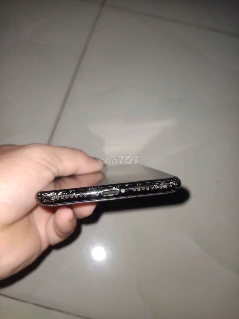 iPhone Đen màn hình sọc, vỏ xấu. Mua bán Điện thoại tại Thị xã Tân Uyên Bình Dương được đăng bởi Nguyễn Hữu Tiến hình 1