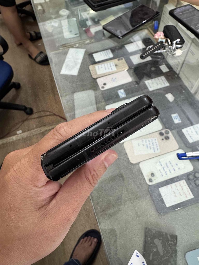 Samsung Galaxy Z Fold3 5G 256GB Đen. Mua bán Điện thoại tại Quận Đống Đa Hà Nội được đăng bởi Lê Khuyến hình 1