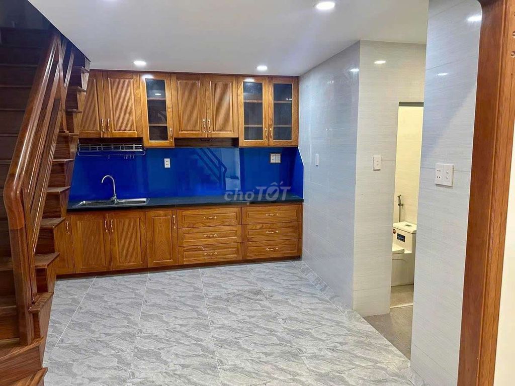 NHÀ MỚI MẶT TIỀN KINH DOANH 4,5*14M 1 LẦU 2PN 2WC ĐƯỜNG LÊ TRỌNG TẤN