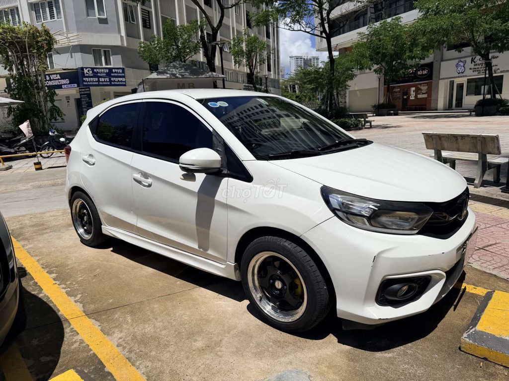 Хэтчбек Honda Brio RS, белый