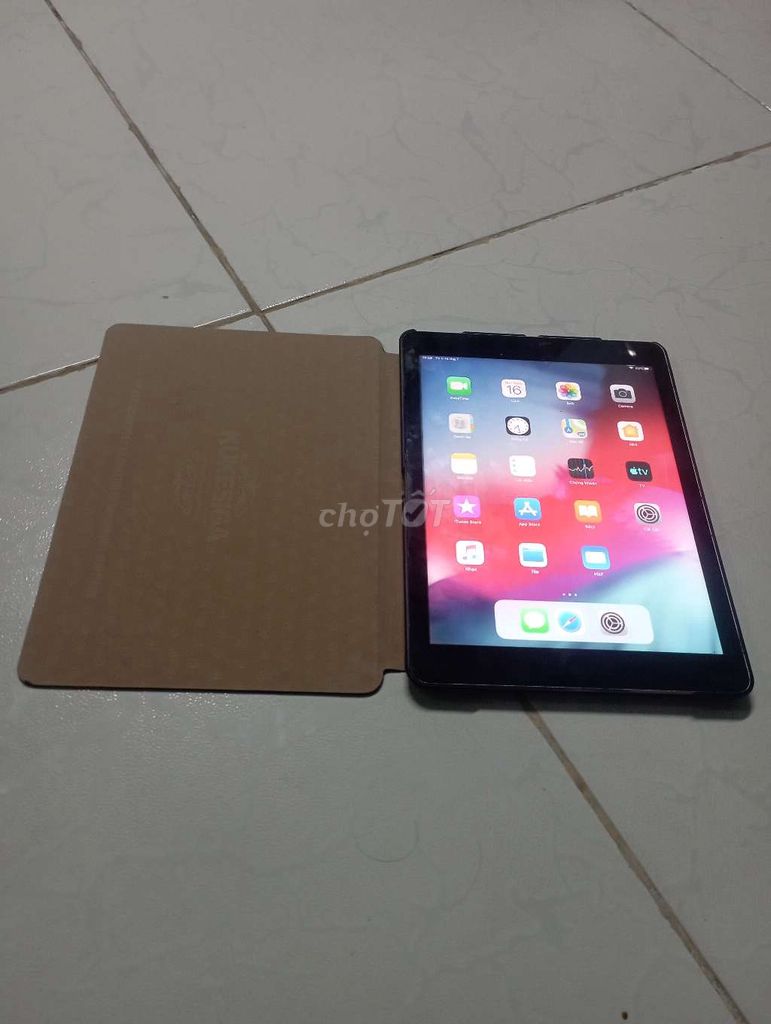 Apple iPad Air Đen. Mua bán Máy tính bảng tại Thị xã Bến Cát Bình Dương được đăng bởi Xuân Trường hình 1