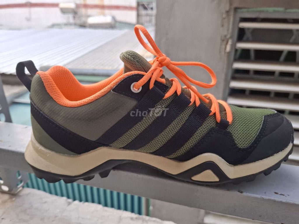 Adidas sz 36 cho bé mới 98%