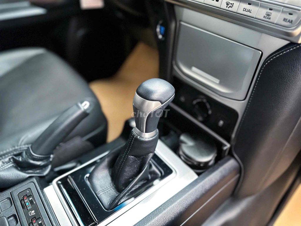Toyota Land Cruiser Prado VX 2.7 sx 2023 màu Đen. Mua bán Ô tô tại Quận Cầu Giấy Hà Nội được đăng bởi Cao Quý hình 12