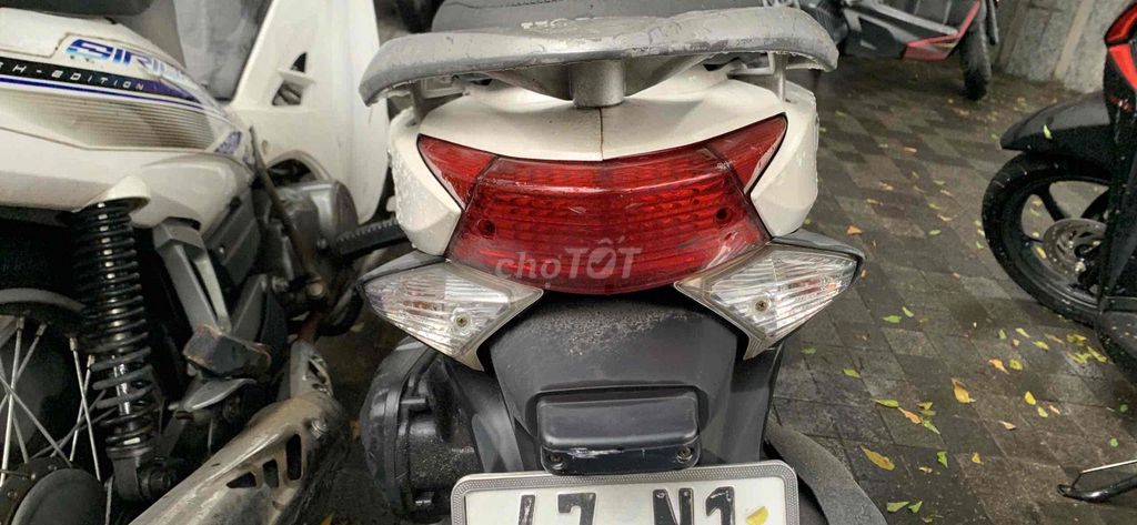 Vision 2014 - Giá 6 triệu, về độ lại áo là chạy ok. Mua bán Xe máy tại Quận Bình Thạnh Tp Hồ Chí Minh được đăng bởi Phan Thanh Ngân hình 2