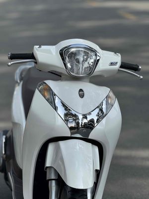 Sh Mode 2014 Trắng Nâu cực đẹp êm ngon. Mua bán Xe máy tại Thành phố Biên Hòa Đồng Nai được đăng bởi Xe Máy Sơn Trung Duy