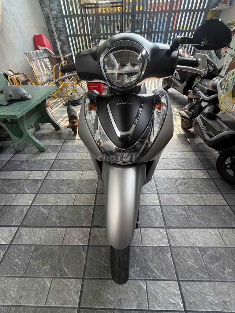 Honda SH Mode ABS серо-серебристый, рег. 10/2024, 14 000 км