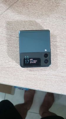 Xác Samsung zlip3 hư màn trong. Mua bán Điện thoại tại Quận Bình Tân Tp Hồ Chí Minh được đăng bởi văn Quan
