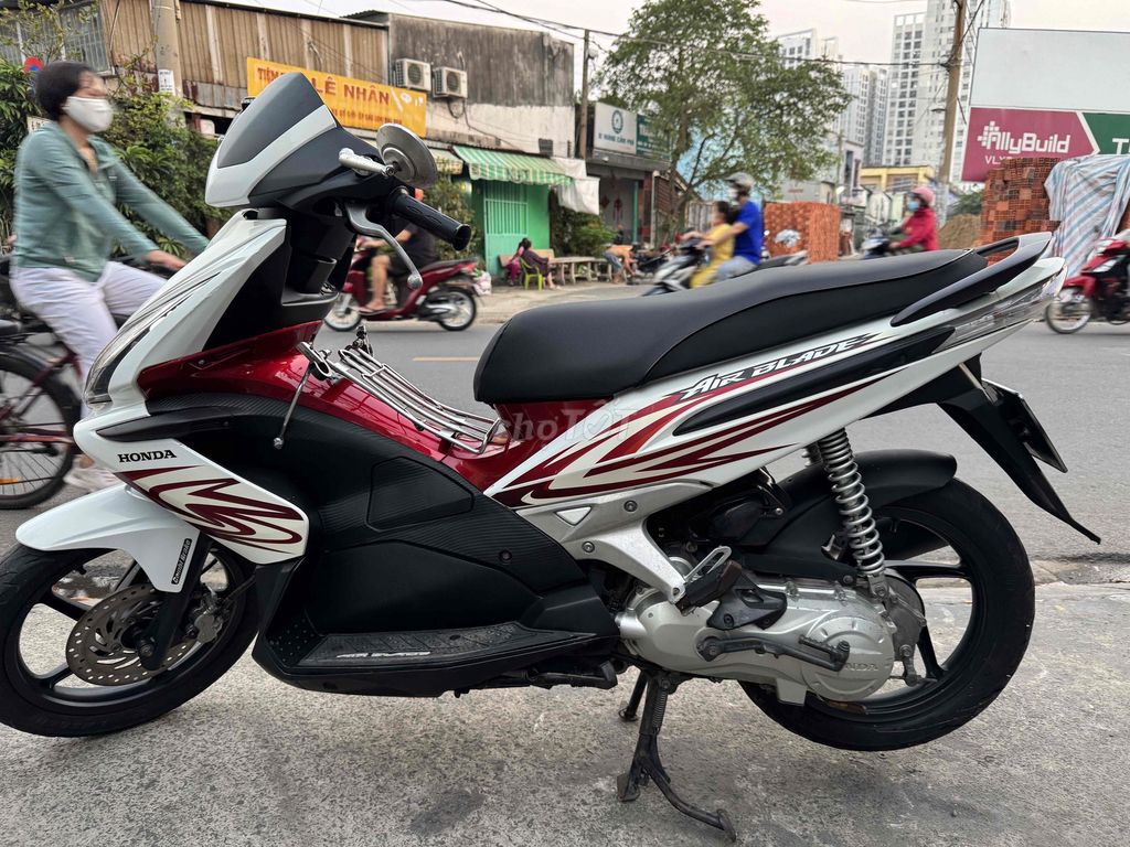 Honda Air Blade 2008 Trắng Đỏ Đen. Mua bán Xe máy tại Quận Tân Phú Tp Hồ Chí Minh được đăng bởi Anh thành hình 2