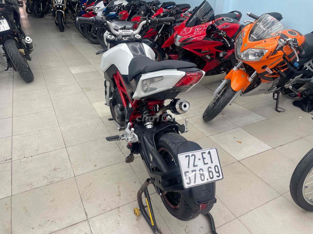 Benelli TNT125 2018 biển số 72 xém tí thì 56789. Mua bán Xe máy tại Huyện Bình Chánh Tp Hồ Chí Minh được đăng bởi Phong Vũ hình 5