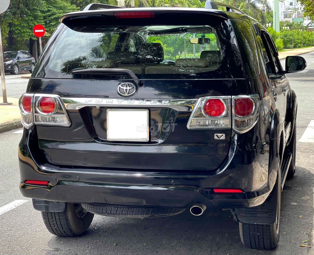 Автомобильный номер Toyota Fortuner 2013, бензиновый, черный