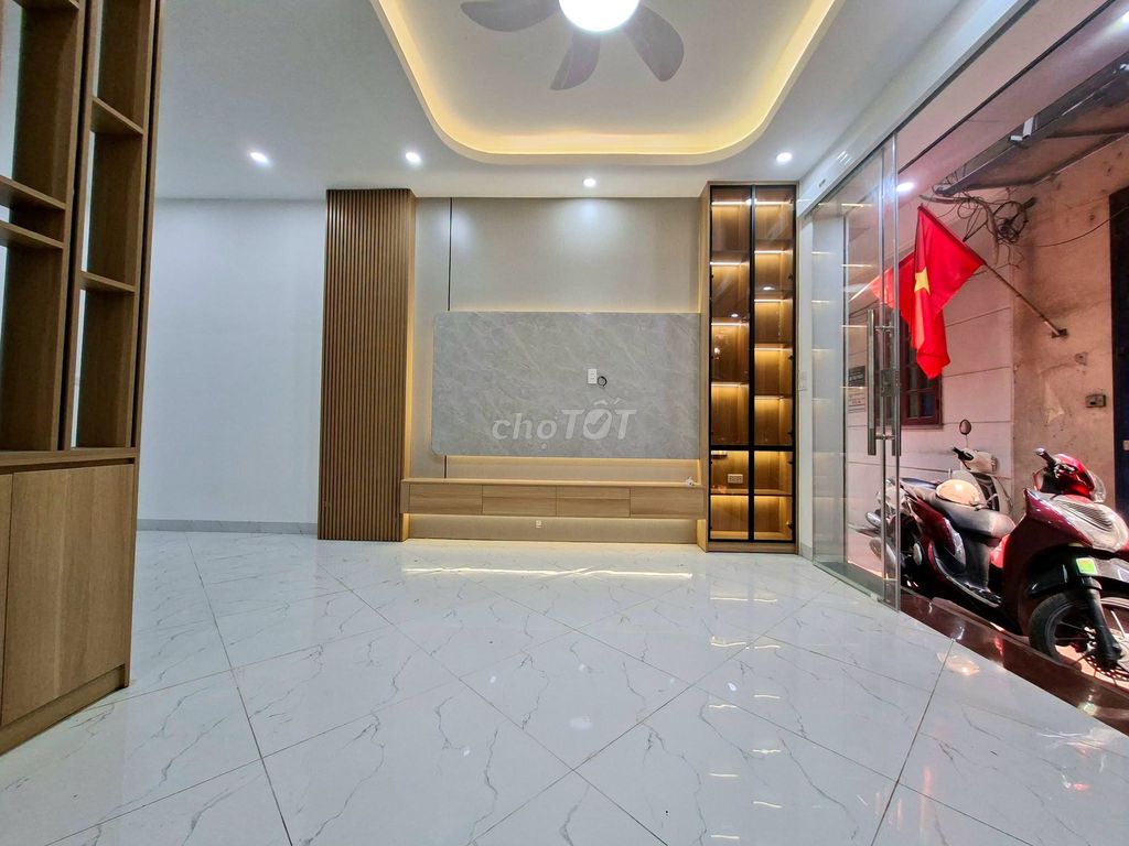 Продается дом площадью 37 м² в Тан Суане, Фам Ван Донг, с лифтом