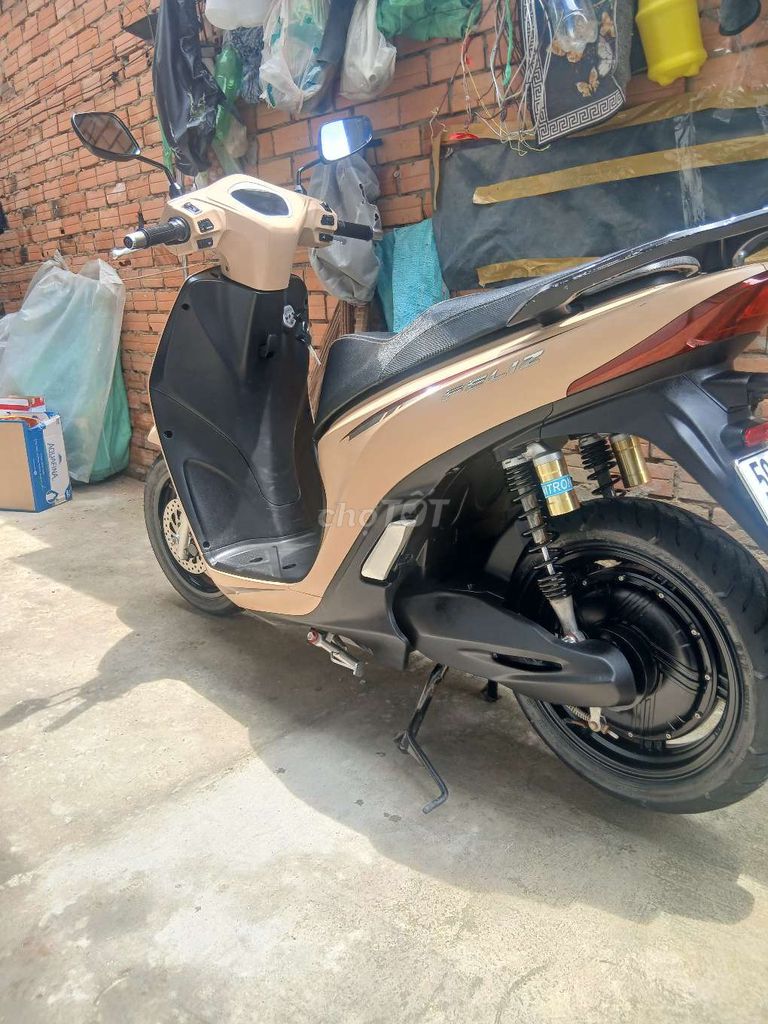 Xe máy điện VinFast Feliz 2026 Vàng cát 8000 km