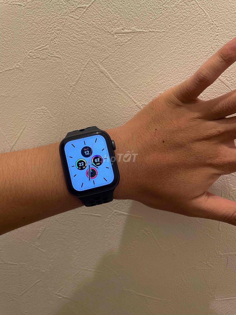 Apple Watch Series 4 Đen. Mua bán Thiết bị đeo thông minh tại Thành phố Phan Thiết Bình Thuận được đăng bởi Tên chưa cung cấp hình 1