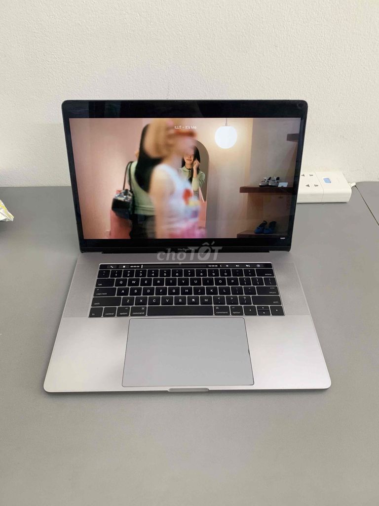 Macbook Pro 15inch 2016 i7 16GB/256GB Dùng Tốt. Mua bán Laptop tại Quận Cầu Giấy Hà Nội được đăng bởi An Nhiên hình 1