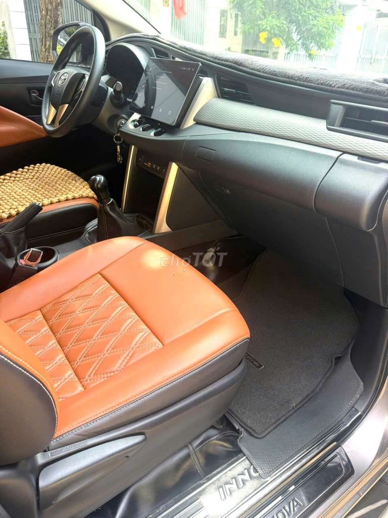 Toyota Innova 2018 Nâu vàng Số sàn. Mua bán Ô tô tại Quận 5 Tp Hồ Chí Minh được đăng bởi Triệu Phú  hình 8