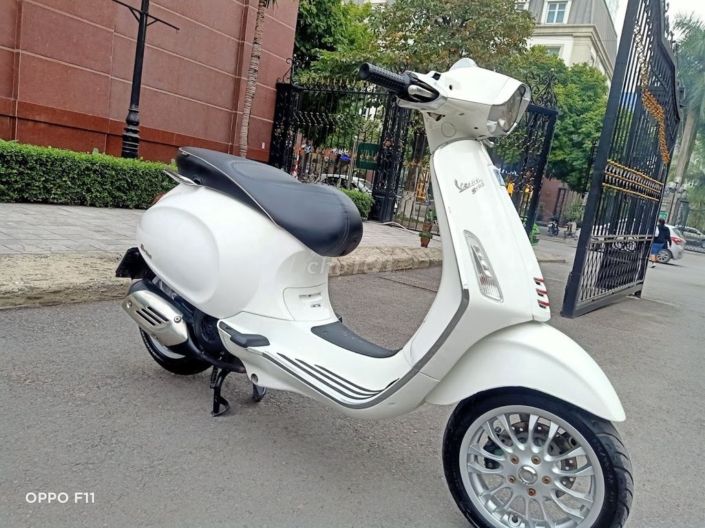 XE MÁY PIAGGIO VESPA 125 MÀUTRẮNG  QUÁ ĐẸP ĐK 2018. Mua bán Xe máy tại Quận Cầu Giấy Hà Nội được đăng bởi TUẤN MINH hình 4