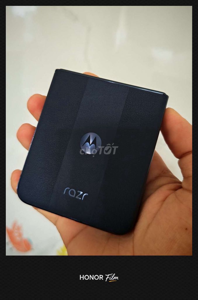 Motorola Razr 50 Ultra Đen 256GB. Mua bán Điện thoại tại Thành phố Long Xuyên An Giang được đăng bởi Bơ Store  Điện thoại xách tay hình 1