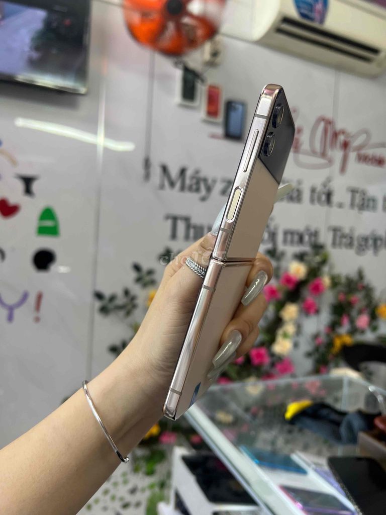 Samsung Z Flip 4 256GB Tím. Mua bán Điện thoại tại Quận Tân Phú Tp Hồ Chí Minh được đăng bởi LỆ MỸ mobile hình 1