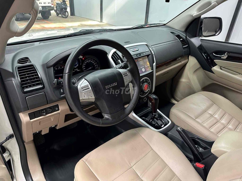 Isuzu Mu X 2018 1.9 4X2 AT. Mua bán Ô tô tại Thành phố Buôn Ma Thuột Đắk Lắk được đăng bởi Hiếu Đắk Lắk hình 9