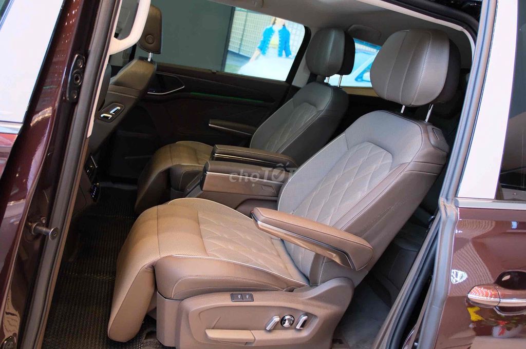 Volkswagen Viloran 2025. Mua bán Ô tô tại Quận 5 Tp Hồ Chí Minh được đăng bởi KhoaLee hình 8