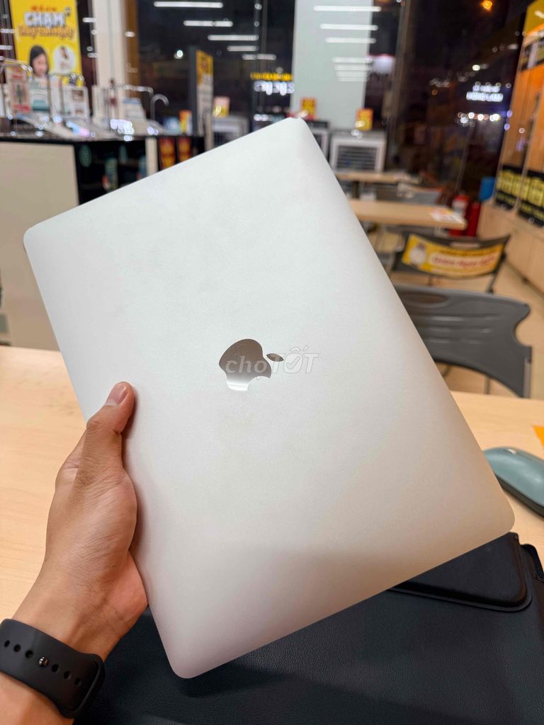 Cần Bán Macbook Air M1 Bạc Giá Học Sinh. Mua bán Laptop tại Huyện Bù Đăng Bình Phước được đăng bởi Xuan Diep Tran hình 1