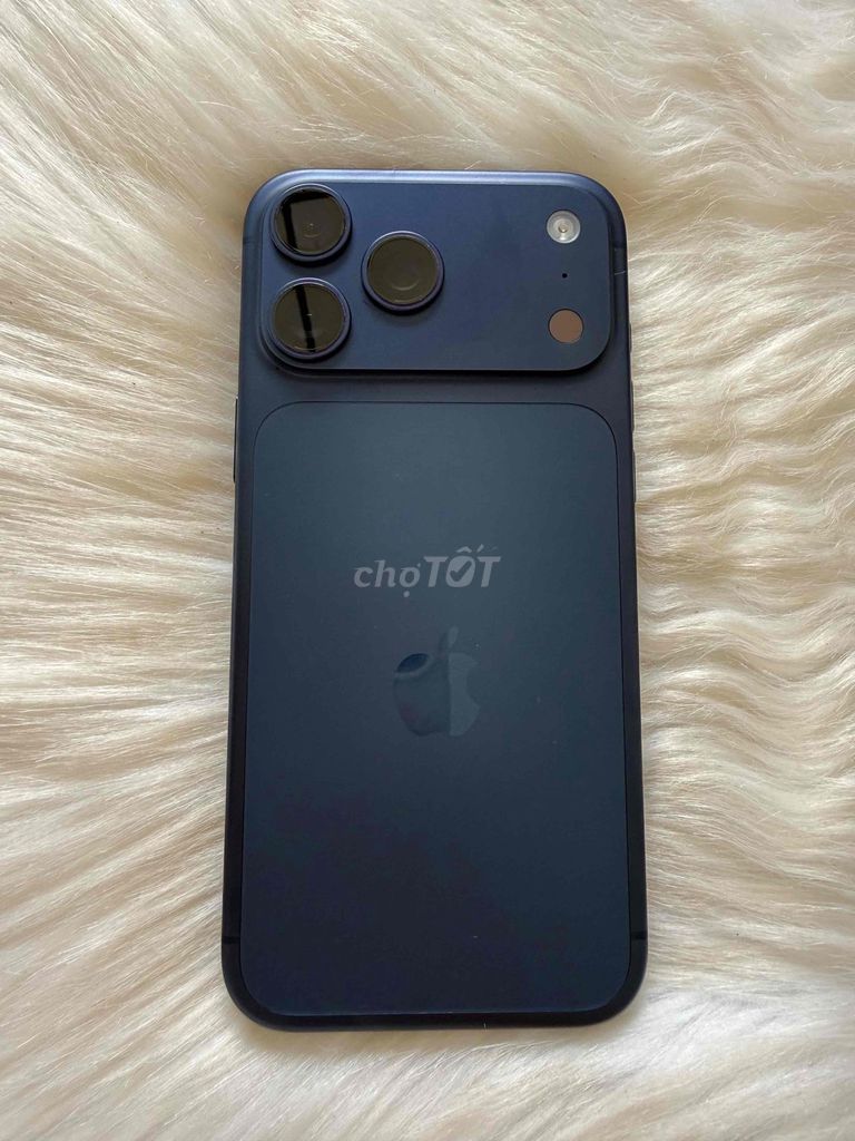 Apple iPhone 17 Pro Max Xám 111 chu kỳ sạc. Mua bán Điện thoại tại Huyện Nhơn Trạch Đồng Nai được đăng bởi Lê cường mobile hình 1
